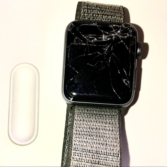 Used Apple Aluminum 3 Series w/GPS & Packaging - Picture 4 of 8